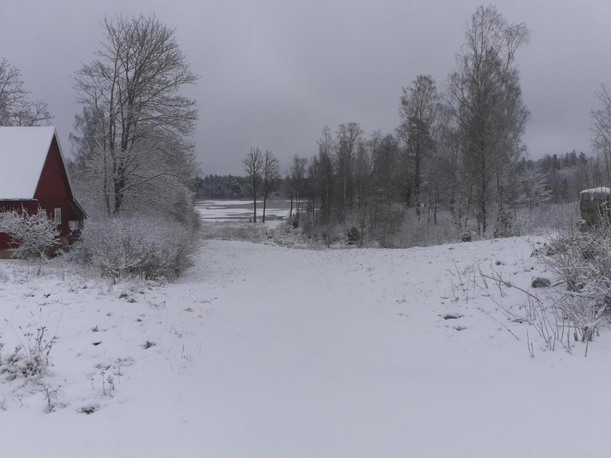 Stroenhult Farmhouse By The Lake Stronhult Экстерьер фото