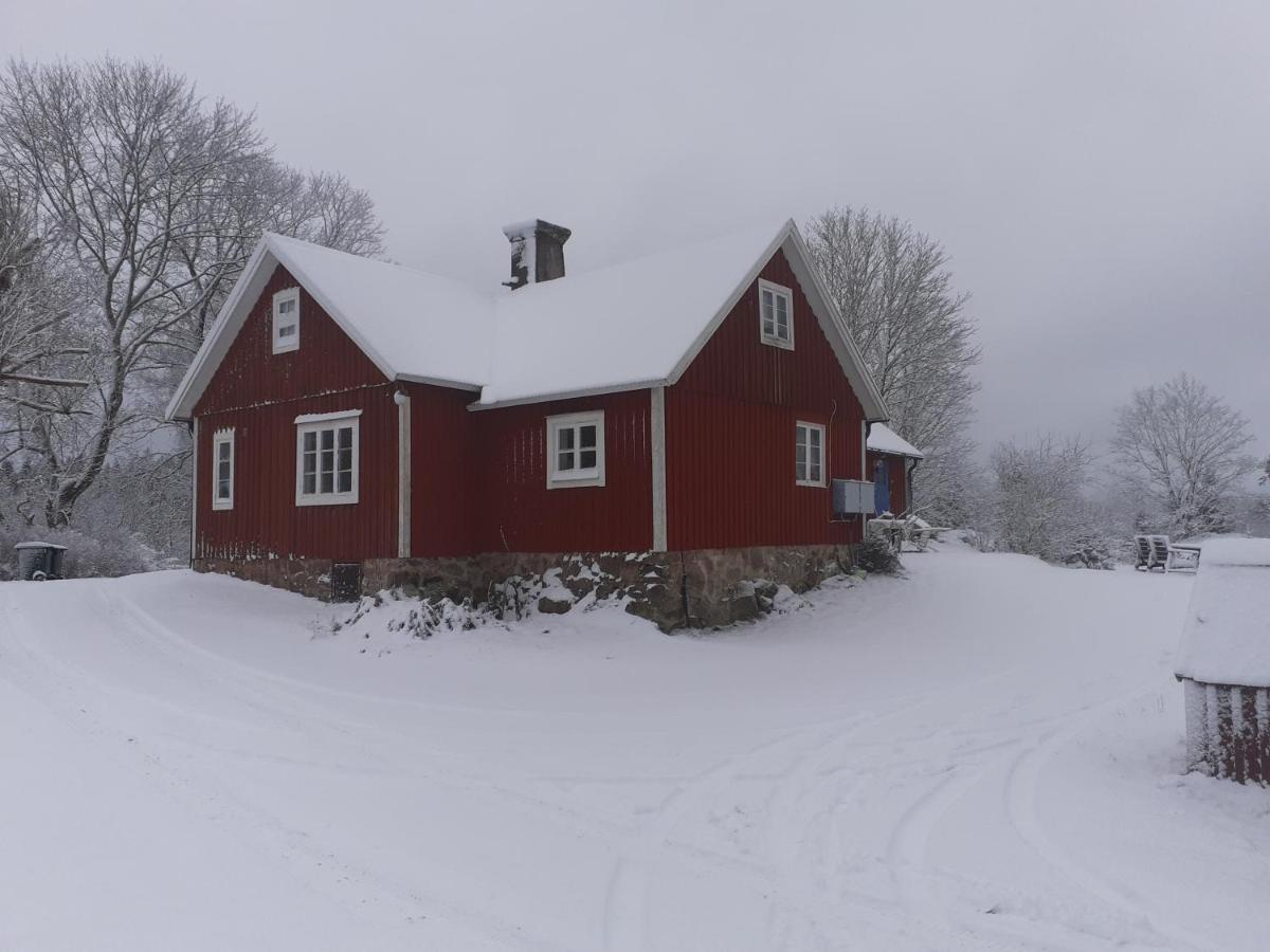 Stroenhult Farmhouse By The Lake Stronhult Экстерьер фото