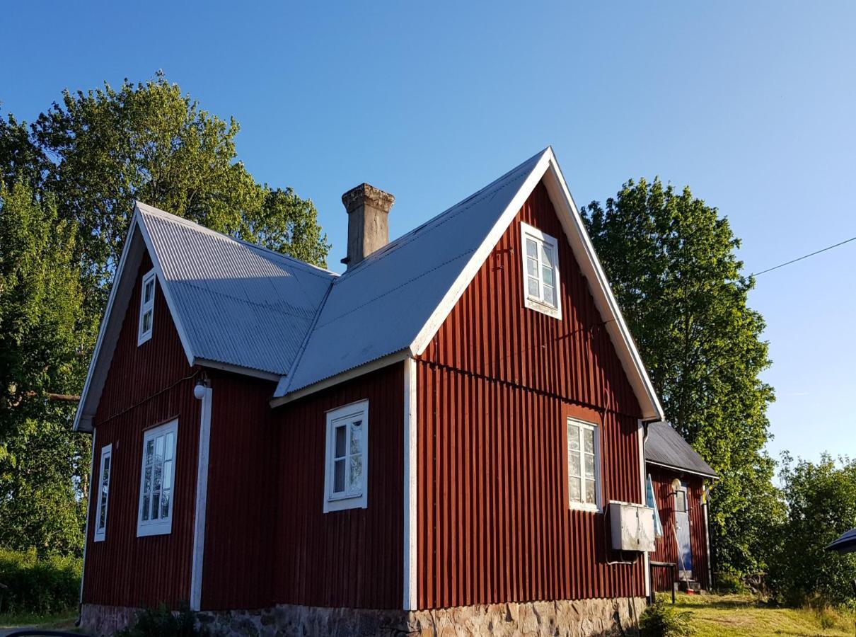 Stroenhult Farmhouse By The Lake Stronhult Экстерьер фото