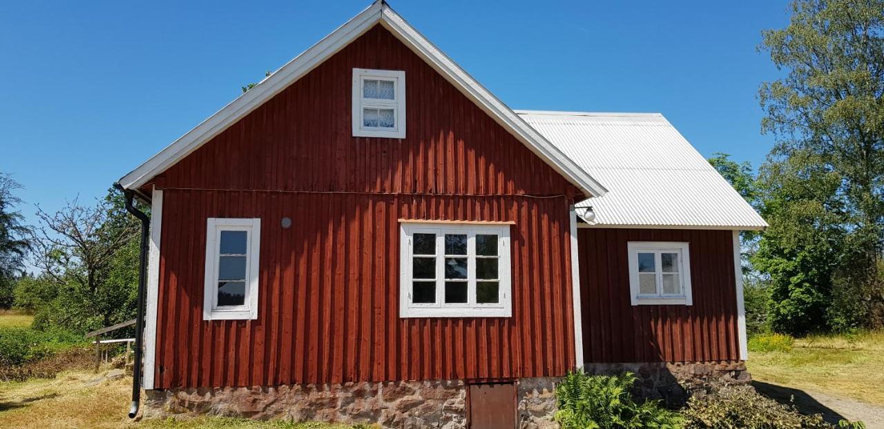 Stroenhult Farmhouse By The Lake Stronhult Экстерьер фото